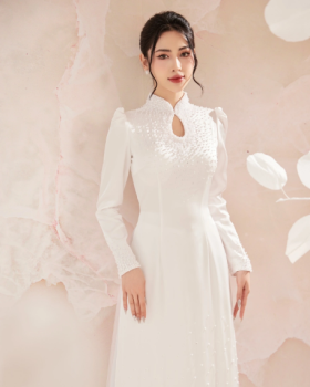 Áo dài đính đá đơn giản