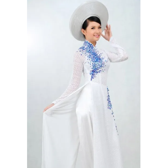 Áo dài kết cườm thời trang