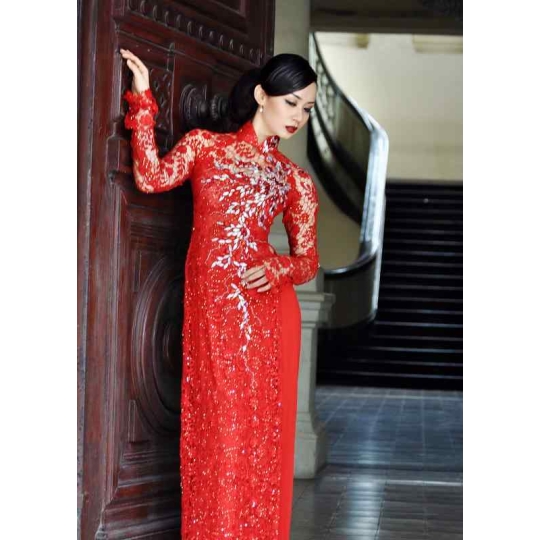 Áo dài kết cườm, đính đá